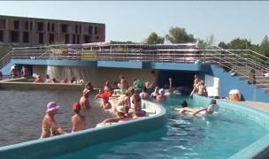 O fetiţă de şapte ani a fost la un pas de înec la un ştrand privat din Satu Mare