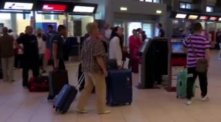 Două avioane cu 280 de pasageri la bord s-au întors pe Aeroportul din Bacău! Mărturiile revoltătoare ale pasagerilor!