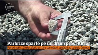 Peste 100 de parbrize sparte pe drumul naţional dintre Târgu Jiu şi Râmnicu Vâlcea