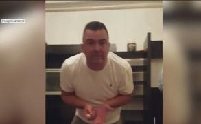 Imagini-șoc cu un consilier local din Ilfov: e filmat când lovește cu piciorul un student, pe care voia să-l dea afară din chirie