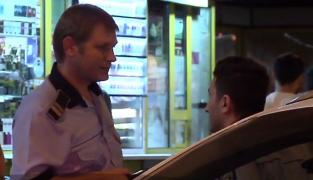 Bătaie ca-n filme într-un supermarket din Capitală! Totul a pornit de la o sticlă de vin spartă de un client!