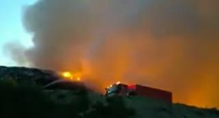 INCENDIU la groapa de gunoi din Bacău! Pompierii s-au luptat ŞAPTE ORE cu flăcările puternice