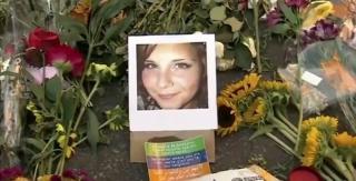 Mii de oameni au ieşit în stradă pentru TÂNĂRA UCISĂ de un admirator al lui Hitler!