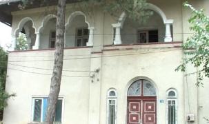 CONAC BOIERESC interbelic, un adevărat monument istoric, scos la vânzare la un PREŢ DE GARSONIERĂ!