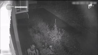 Jaf incredibil în Capitală! Un hoţ a prăduit o locuinţă, cu proprietarii în casă (VIDEO)