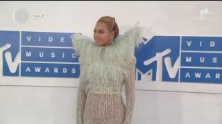 Beyonce a lansat cartea intitulată "How to make lemonade"