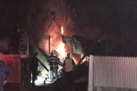 Momente de PANICĂ la Vaslui! Zeci de BUTELII au EXPLODAT după ce un magazin a fost cuprins de flăcări!