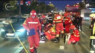 Un motociclist din Capitală a trăit momente de coşmar, după ce a fost lovit de o maşină, pe Calea Văcăreşti