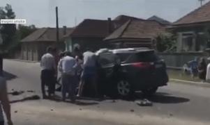 Un camion A SPULBERAT o maşină şi a distrus o casă, în judeţul Cluj! Şoferul n-a mai avut timp să evite NENOROCIREA