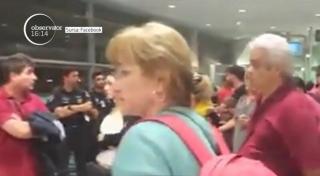 Românii blocaţi de mai bine de 48 de ore în aeroportul din Lisabona pleacă spre casă