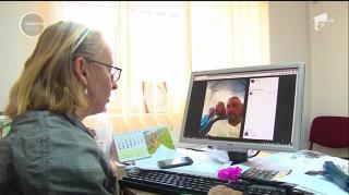 Au rămas fără ajutorul social, după ce şi-au etalat bogăţia pe Facebook!  "Îşi făcuseră selfie în avion, bine mersi, şi aranjaţi"