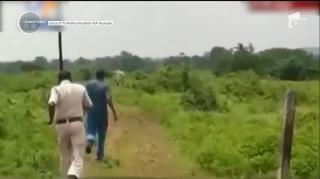 A alergat un kilometru cu o bombă în spate, pentru a salva vieţile a sute de copii! Proiectilul cântărea nu mai puţin de 10 kilograme!