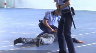 Imobilizare ca la carte! Polițiștii au demonstrat care este procedura în caz de legitimare!