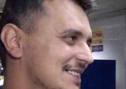 Românul rănit în atentatul din Barcelona, înapoi acasă. Tânărul nu uită coşmarul din care a scăpat cu viaţă