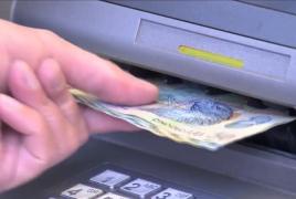 Salarii mai mici pentru milioane de români! Salariile angajaţiilor de la privat ar putea scădea cu până la 22%