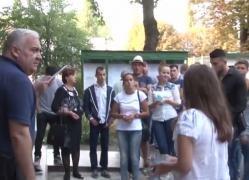 Cei doi elevi din Dâmboviţa, eliminaţi de la BAC din cauza scrisului, au reuşit să promoveze examenul în sesiunea de toamnă