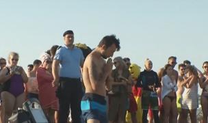 Tânărul de 25 de ani din Bucureşti înecat sâmbătă în Mamaia NU ŞTIA să înoate! Curenţii l-au dus 500 de metri în larg