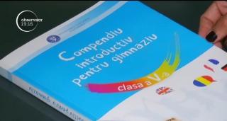 Ministrul Educaţiei prezintă ghidul pentru profesori, dar lipsesc manualele pentru elevi