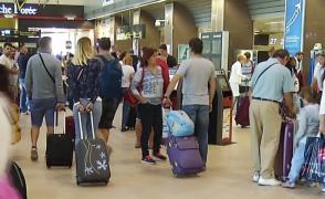 Incident la indigo pe aeroportul din Lisabona. Alţi zeci de români au retrăit coşmarul de-a nu putea pleca acasă