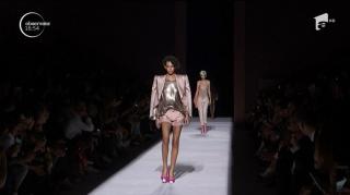 Noul trend în modă: hainele anilor 90 revin în prim-plan