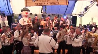 La Braşov, weekendul începe cu bere, cârnaţi nemţeşti şi muzică! E mega-petrecere la Oktoberfest