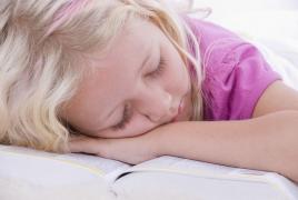 Lipsa de somn agravează tulburarea care îi face pe copii să se concentreze cu greu şi să fie hiperactivi