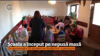 Pentru zeci de copii, şcoala a început la... pensiune! Săile lor de curs lor arată ca nisşte RUINE încă!