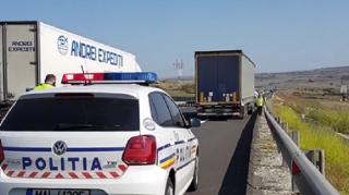 Poliţistul lovit de TIR pe autostradă, încă în stare critică. Detaliile şocante ale accidentului teribil (VIDEO)