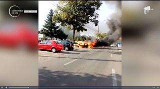 Panică în Constanţa. O mașină a ars în totalitate, pe un bulevard intens circulat