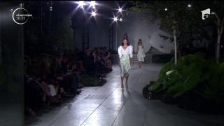 Carolina Herrera şi-a lansat noua colecţie. A fost prezentată pe un podium amplasat într-un muzeu din New York