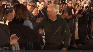 Prezentare de lux la Săptămâna Modei de la New York! Designerul Ralph Lauren a adus în faţa publiclui ţinute elegante şi maşini extravagante