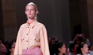 Victoria Beckham şi-a prezentat noua colecţie la Săptămâna Modei de la New York