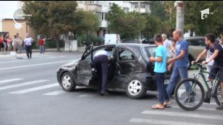 Din salvatoare a ajuns victimă! O asistentă medicală a fost SPULBERATĂ de un șofer vitezoman, pe o şosea din Focşani. Femeia este ÎN STARE GRAVĂ