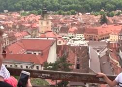Al doilea cel mai vizitat oraş din România nu are aeroport şi oamenii au ieşit în stradă să protesteze