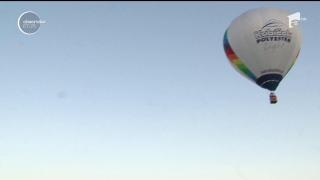 Spectacol de culoare la festivalul Baloanelor cu aer cald din Mureş! Evenimentul, devenit tradiţie în zonă şi recunoscut şi peste hotare, a atras o mulţime de turişti