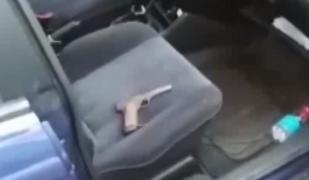 Un tânăr din Craiova a încercat să vână un pistol cu glonţ şi muniţie