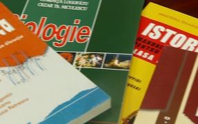 Nu avem manuale şi nici nu vom mai avea! Ministrul Educaţiei vrea digitalizarea procesului de învăţământ