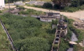 Două bazine ale staţiei de epurare de la Câmpina au fost inundate de pânza freatică din cauza unei greşeli de proiectare