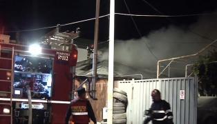 Incendiu violent în Capitală! Șase familii au rămas FĂRĂ ADĂPOST în prag de iarnă
