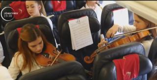 "Simfonie dincolo de nori". Pasagerii unei curse aeriene Cluj - Londra au avut parte de un spectacol INEDIT chiar în avion
