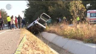 Şoferul maşinii în care au murit patru oameni, la Radovanu, făcea curse ilegale de persoane. Oamenii povestesc că adormea des la volan