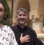 Au început audierile în dosarul Pomohaci! Presupusă victimă a părintelui de la Moşuni, în faţa procurorilor (VIDEO)