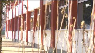 Şcolile din Capitală s-ar putea închide. Primarii răspund penal dacă elevii se rănesc în unităţile de învăţământ fără aviz ISU