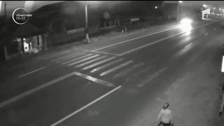 Accident şocant în Neamţ. Adolescentă de 17 ani, spulberată pe trecerea de pietoni de un şofer grăbit (VIDEO)