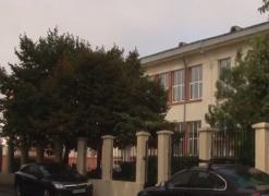 Zece elevi de la o şcoală din Ploieşti au ajuns la spital, toţi având aceleaşi simptome