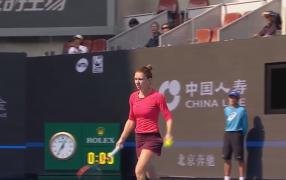 Simona Halep luptă pentru locul 1, la Beijing. Românca ar putea deveni cea mai bună jucătoare de tenis