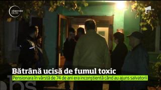O bătrână de 74 de ani şi-a pierdut viaţa după ce apartamentul în care locuia a fost cuprins de flăcări