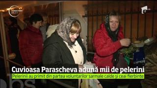 Frigul, oboseala şi orele de aşteptare par să nu conteze pentru pelerini! Sute de oameni deja se roagă la racla Sfintei Parascheva