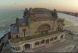 Celebrul Cazino din Constanţa, în pericol. Clădirea ar putea fi înghiţită de valurile mării în următorii ani