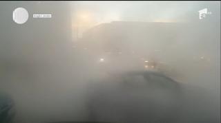 Haos la Gara de Nord. Străzile au fost învăluite într-o ceaţă densă, iar şoferii nu au mai putut înainta